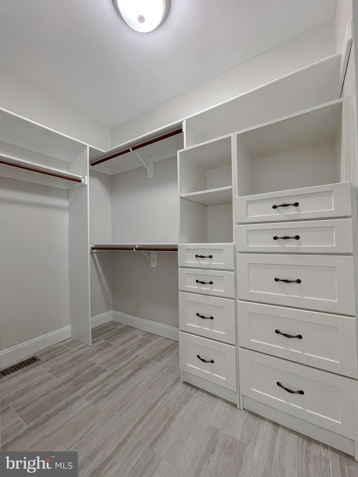 Hollywood, Maryland, 20636, United States, 5 Bedrooms Bedrooms, ,5 BathroomsBathrooms,Residential,For Sale,1914184