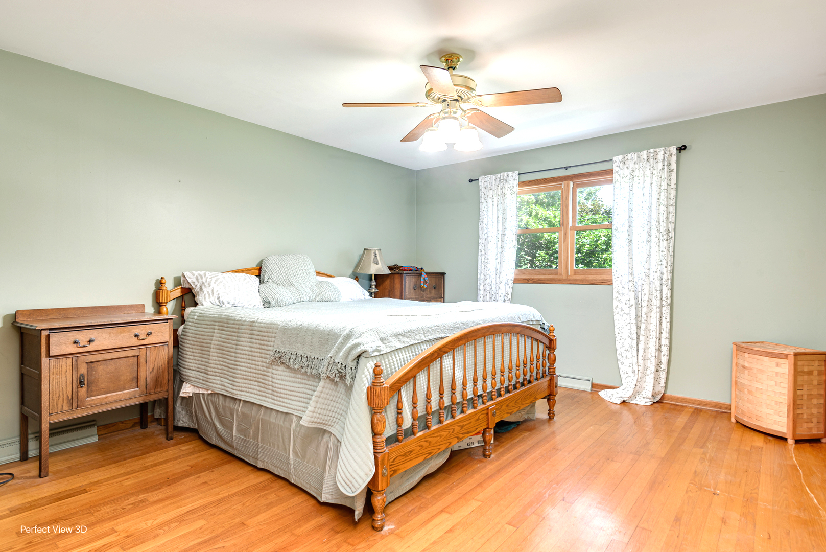 Libertyville, Illinois, 60048, United States, 3 Bedrooms Bedrooms, ,2 BathroomsBathrooms,Residential,For Sale,1899711