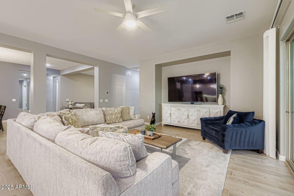 Queen Creek, Arizona, 85142, United States, 3 Bedrooms Bedrooms, ,3 BathroomsBathrooms,Residential,For Sale,1997801