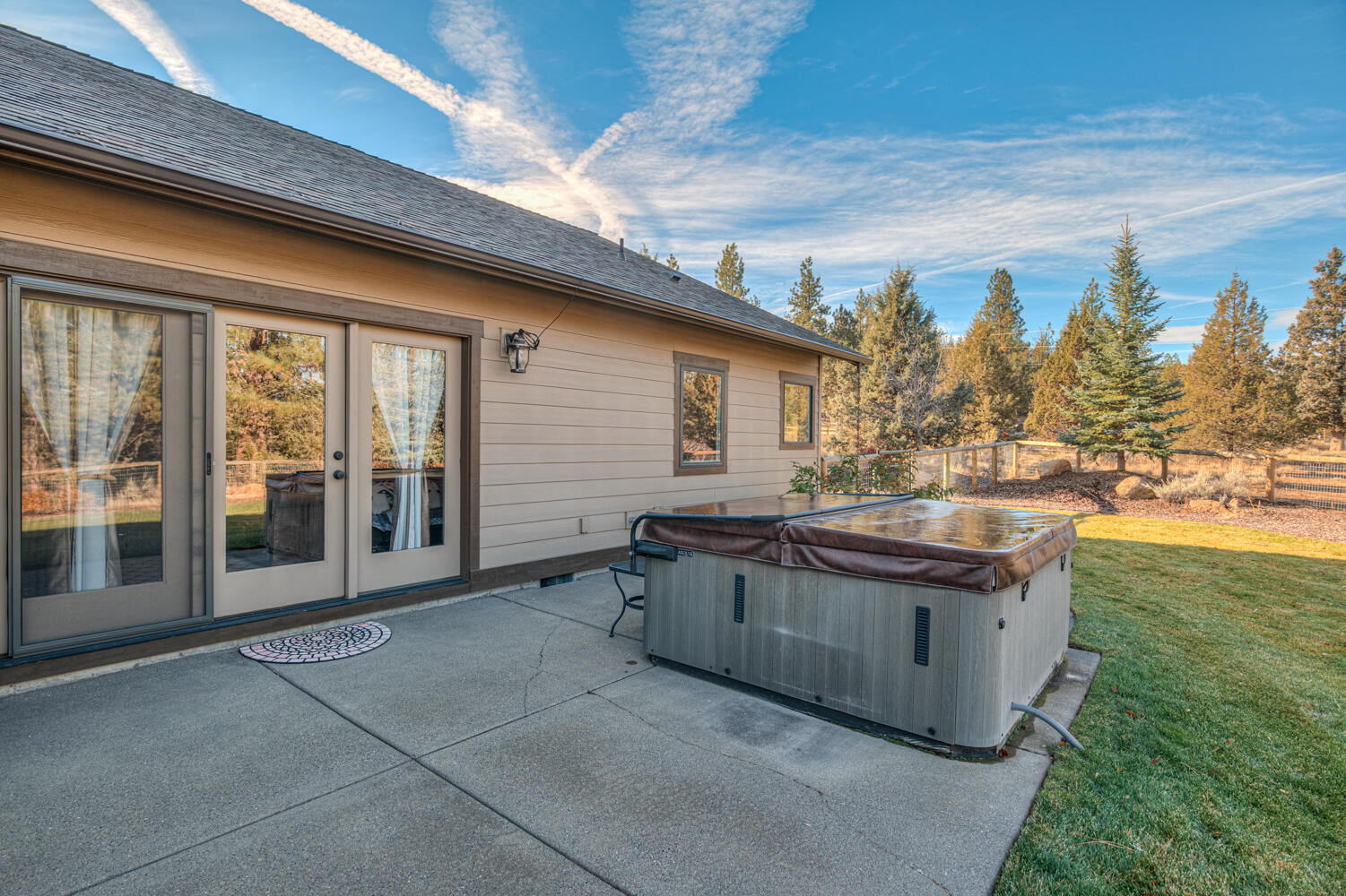 Bend, Oregon, 97703, United States, 3 Bedrooms Bedrooms, ,3 BathroomsBathrooms,Residential,For Sale,1984485