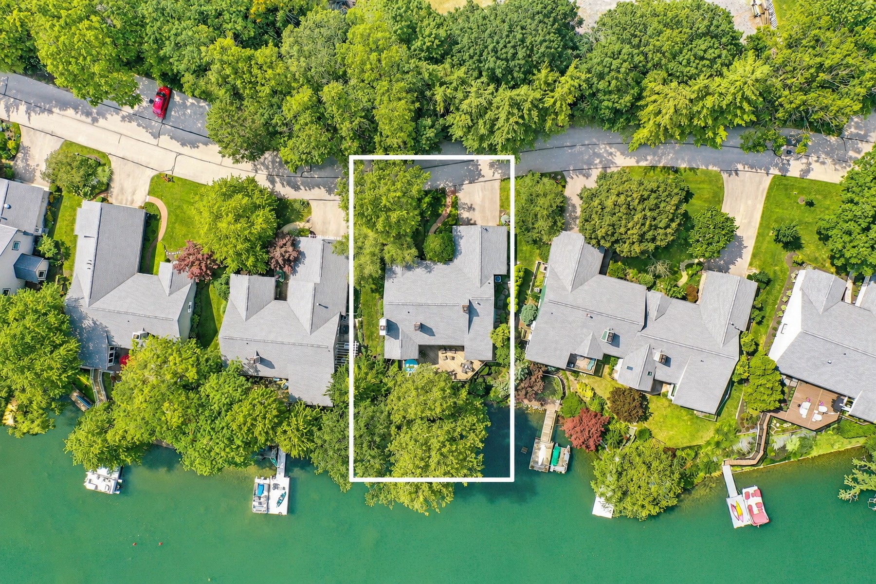  Beautifully Maintained Waterfront Home with Breathtaking Views - 物件實景