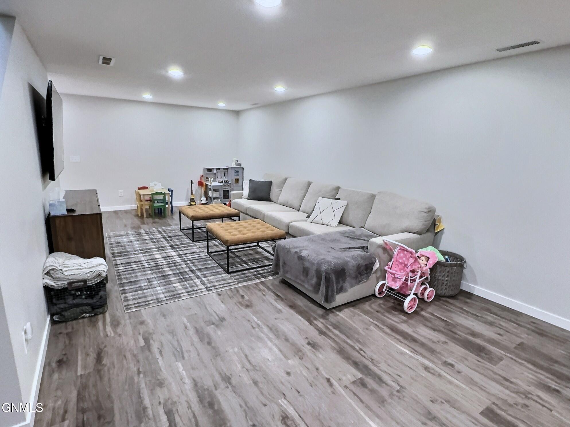 Mandan, North Dakota, 58554, United States, 4 Bedrooms Bedrooms, ,2 BathroomsBathrooms,Residential,For Sale,2006369