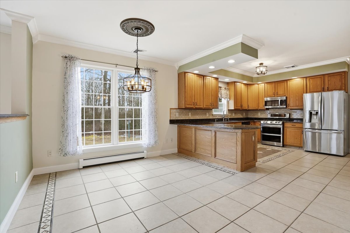 Milford, Pennsylvania, 18337, United States, 4 Bedrooms Bedrooms, ,3 BathroomsBathrooms,Residential,For Sale,2013781