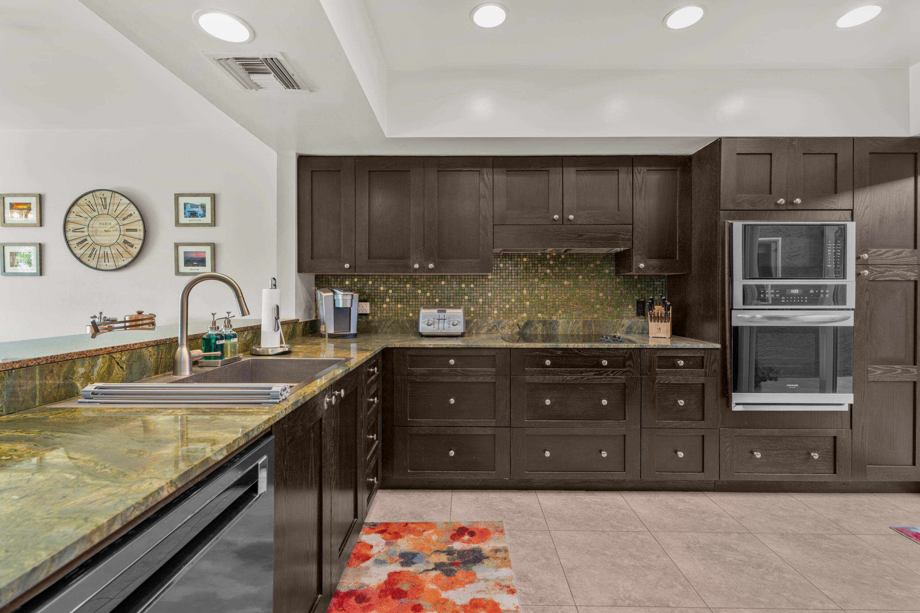Palm Desert, California, 92260, United States, 4 Bedrooms Bedrooms, ,2 BathroomsBathrooms,Residential,For Sale,1942211