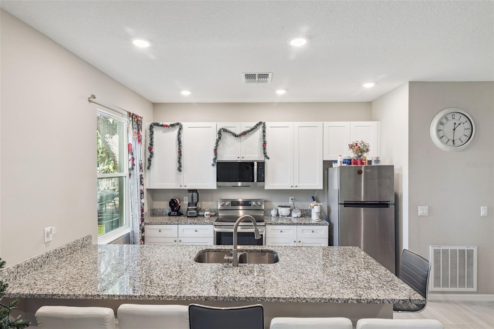 EUSTIS, Florida, 32726, United States, 6 Bedrooms Bedrooms, ,Residential,For Sale,2005455