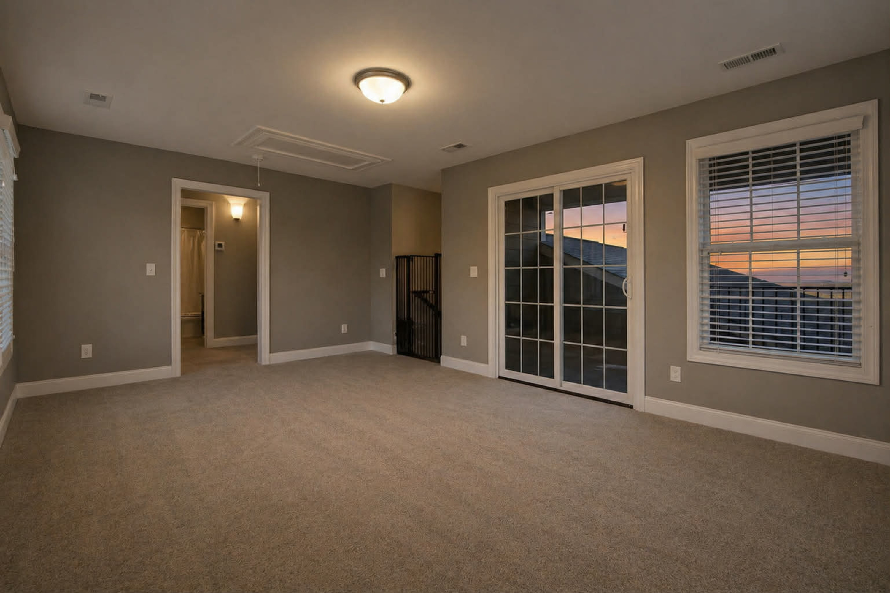  2821 Talon Circle NE - 物件實景