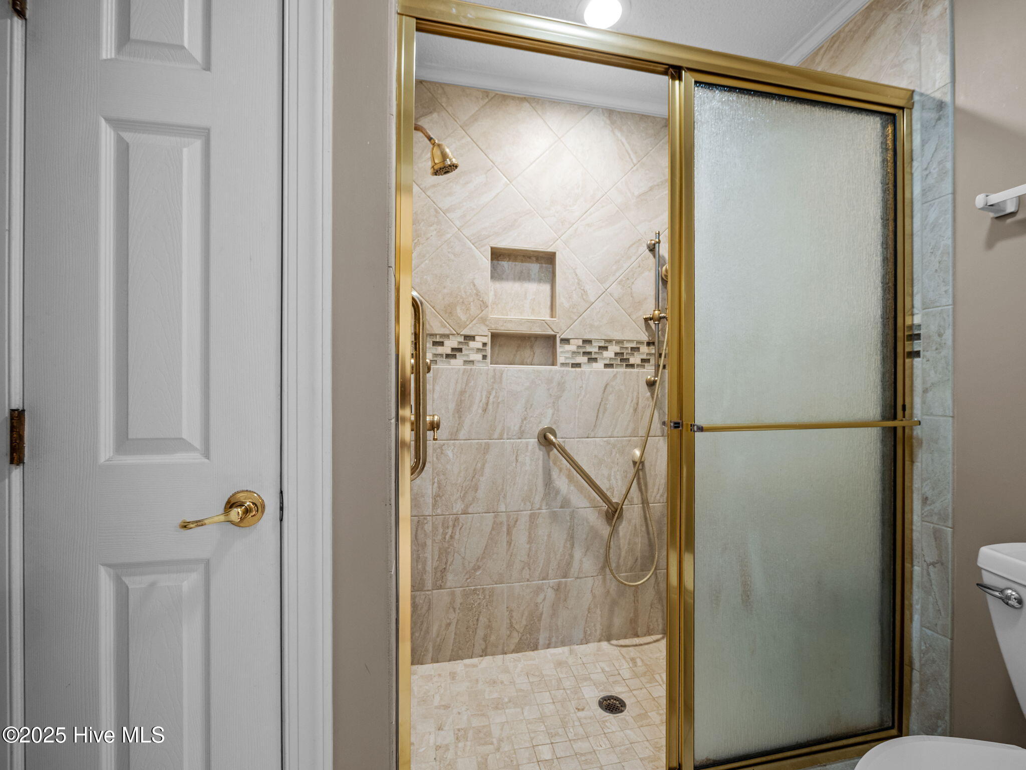 Cedar Point, North Carolina, 28584, United States, 3 Bedrooms Bedrooms, ,2 BathroomsBathrooms,Residential,For Sale,1957404