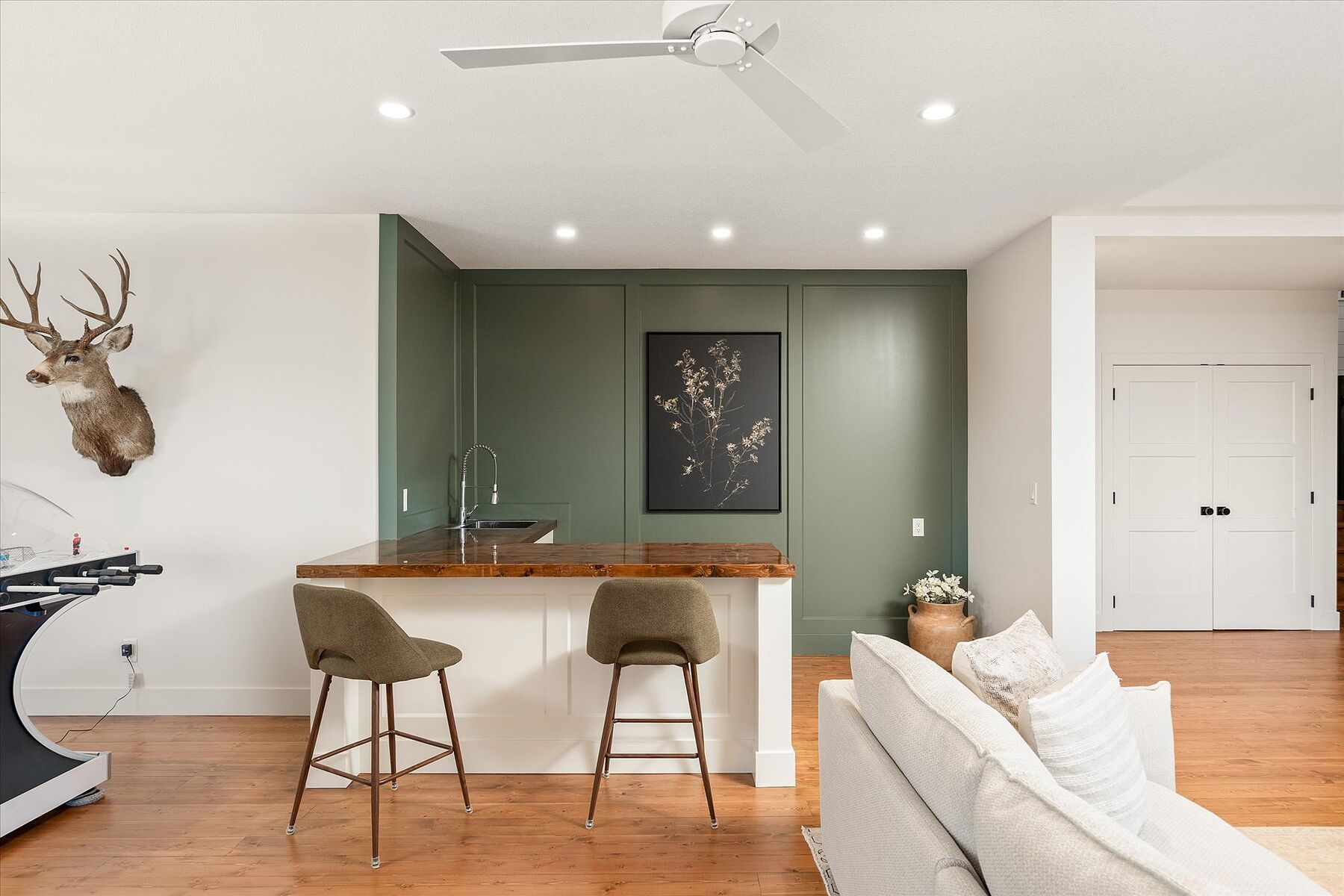  Stunning Home with Privacy - 物件實景