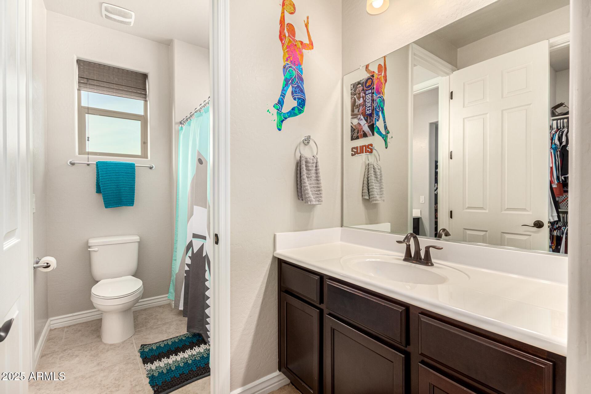 Glendale, Arizona, 85305, United States, 4 Bedrooms Bedrooms, ,5 BathroomsBathrooms,Residential,For Sale,1881067
