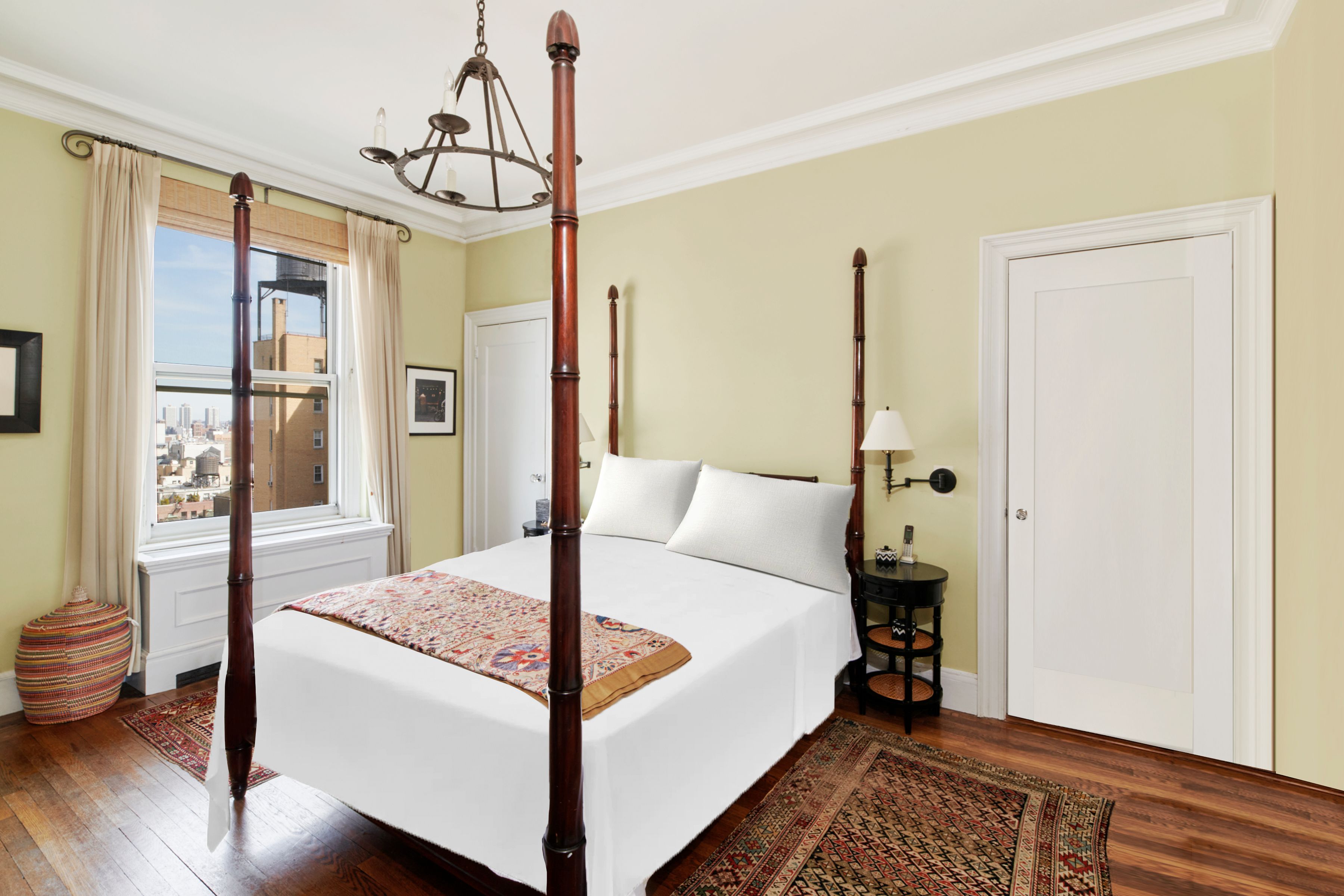  Fabulous Prewar Classic 9-Room Home - 物件實景