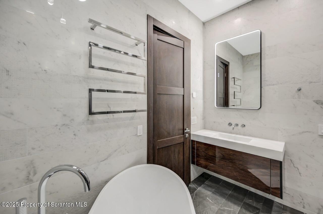 Bear Creek, Pennsylvania, 18602, United States, 4 Bedrooms Bedrooms, ,3 BathroomsBathrooms,Residential,For Sale,2002172