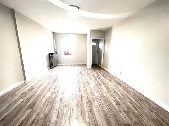 Jersey City, New Jersey, 07306, United States, 6 Bedrooms Bedrooms, ,2 BathroomsBathrooms,Residential,For Sale,1926041