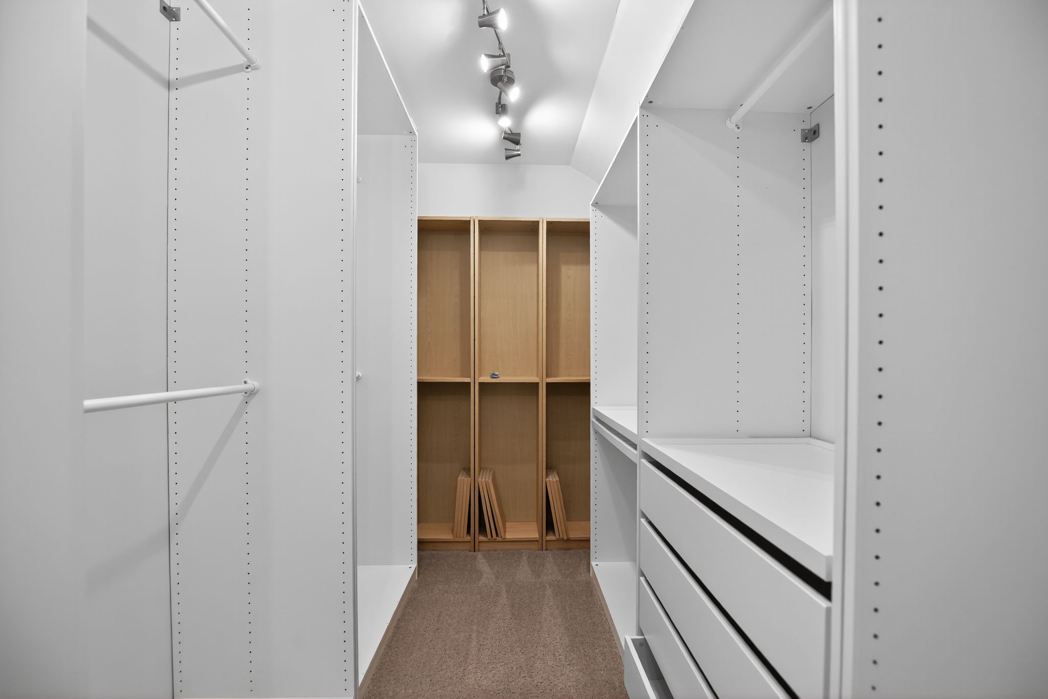 Lexington Park, Maryland, 20653, United States, 5 Bedrooms Bedrooms, ,4 BathroomsBathrooms,Residential,For Sale,1991726