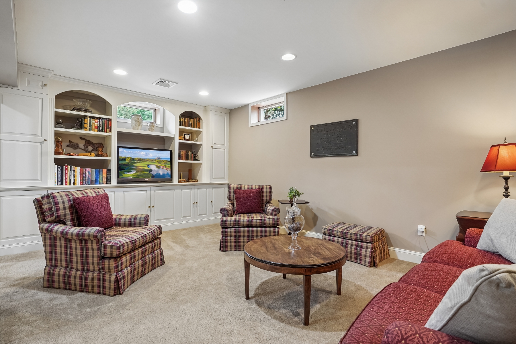  ?Staats Farm? Colonial Blends Classic Charm with Modern Updates - 物件實景