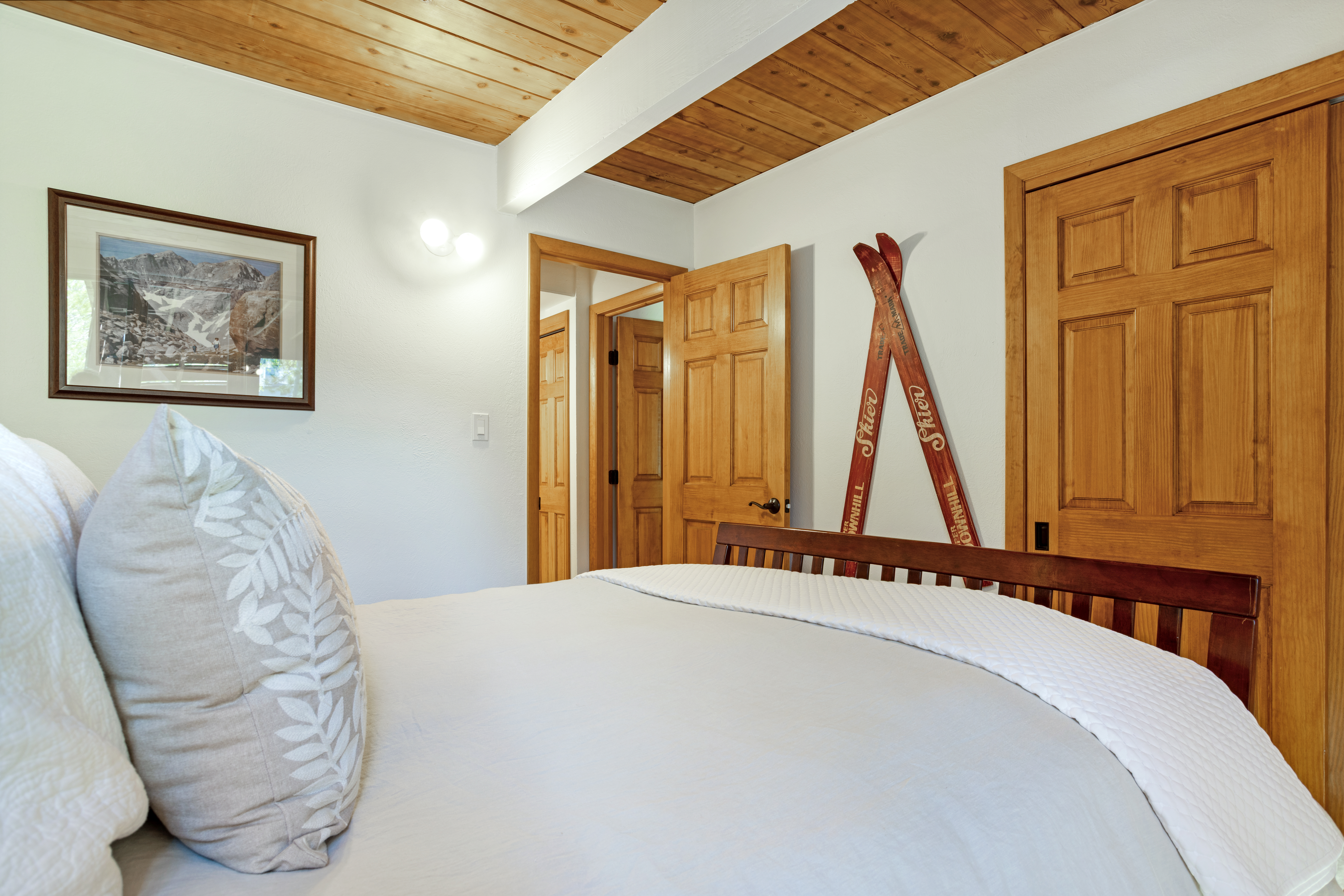  Eagle-Vail Residence Delivers a Flexible Functional layout with Strong Character - 物件實景