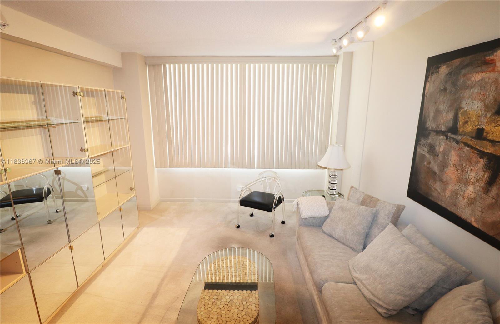 Miami Beach, Florida, 33140, United States, 2 Bedrooms Bedrooms, ,2 BathroomsBathrooms,Residential,For Sale,1890923