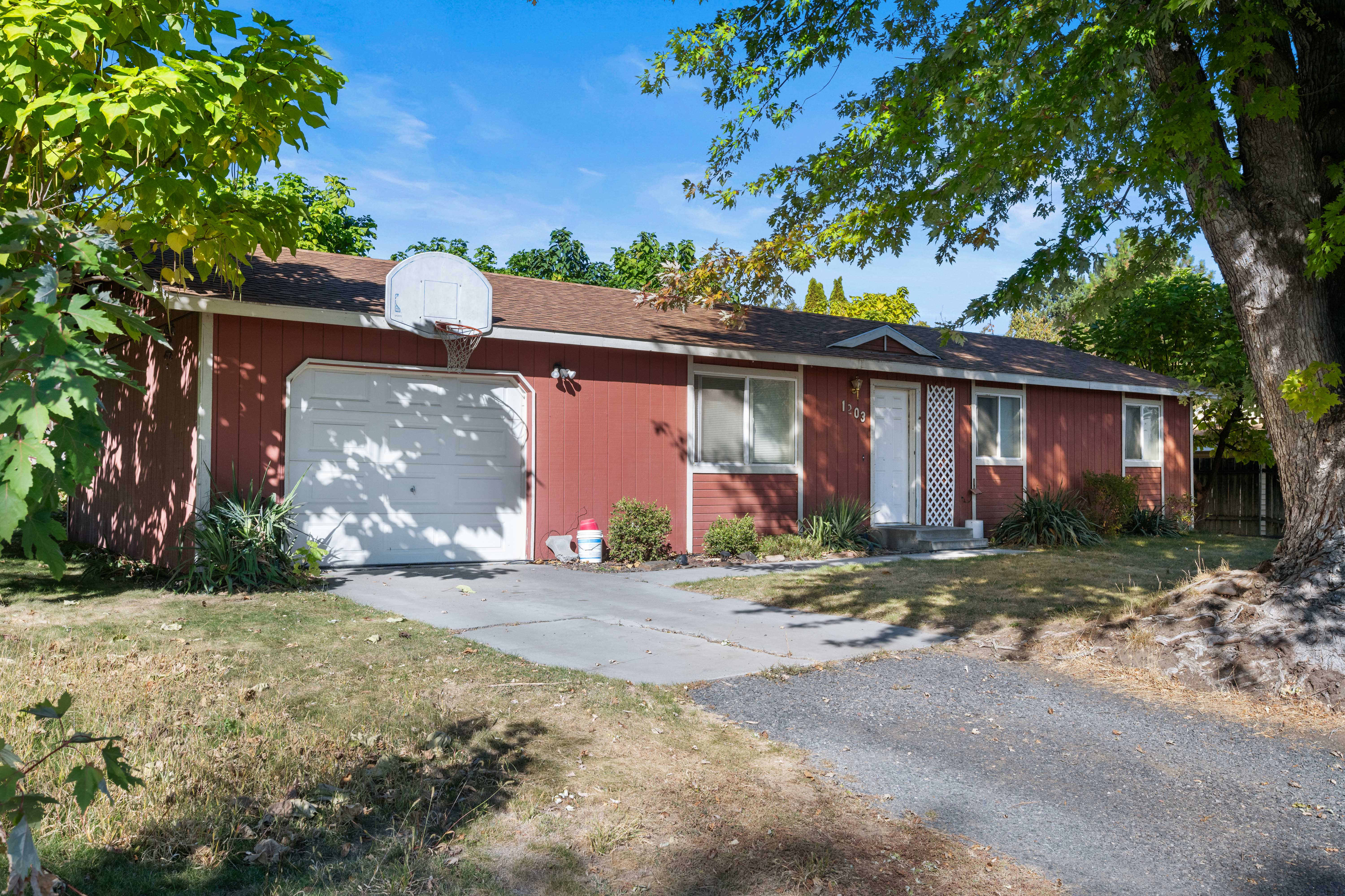  Submit your bid 10 Single Family Home - 物件實景