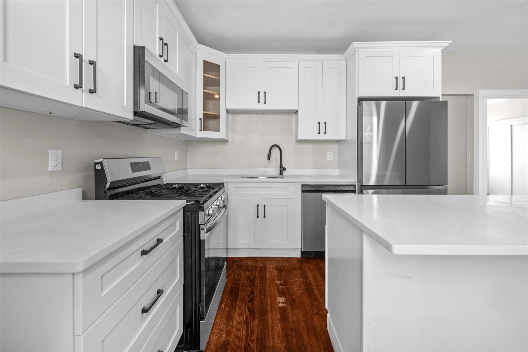  96-98 Clara St, New Bedford, MA, 02744 - 物件實景