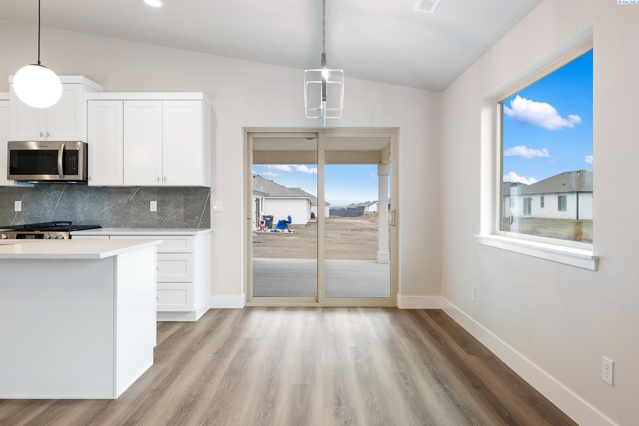 Pasco, Washington, 99301, United States, 4 Bedrooms Bedrooms, ,1 BathroomBathrooms,Residential,For Sale,1874213