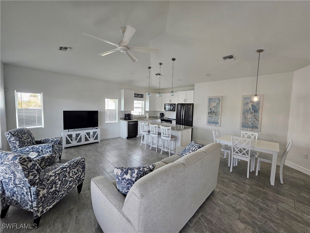 Fort Myers Beach, Florida, 33931, United States, 3 Bedrooms Bedrooms, ,2 BathroomsBathrooms,Residential,For Sale,1895274