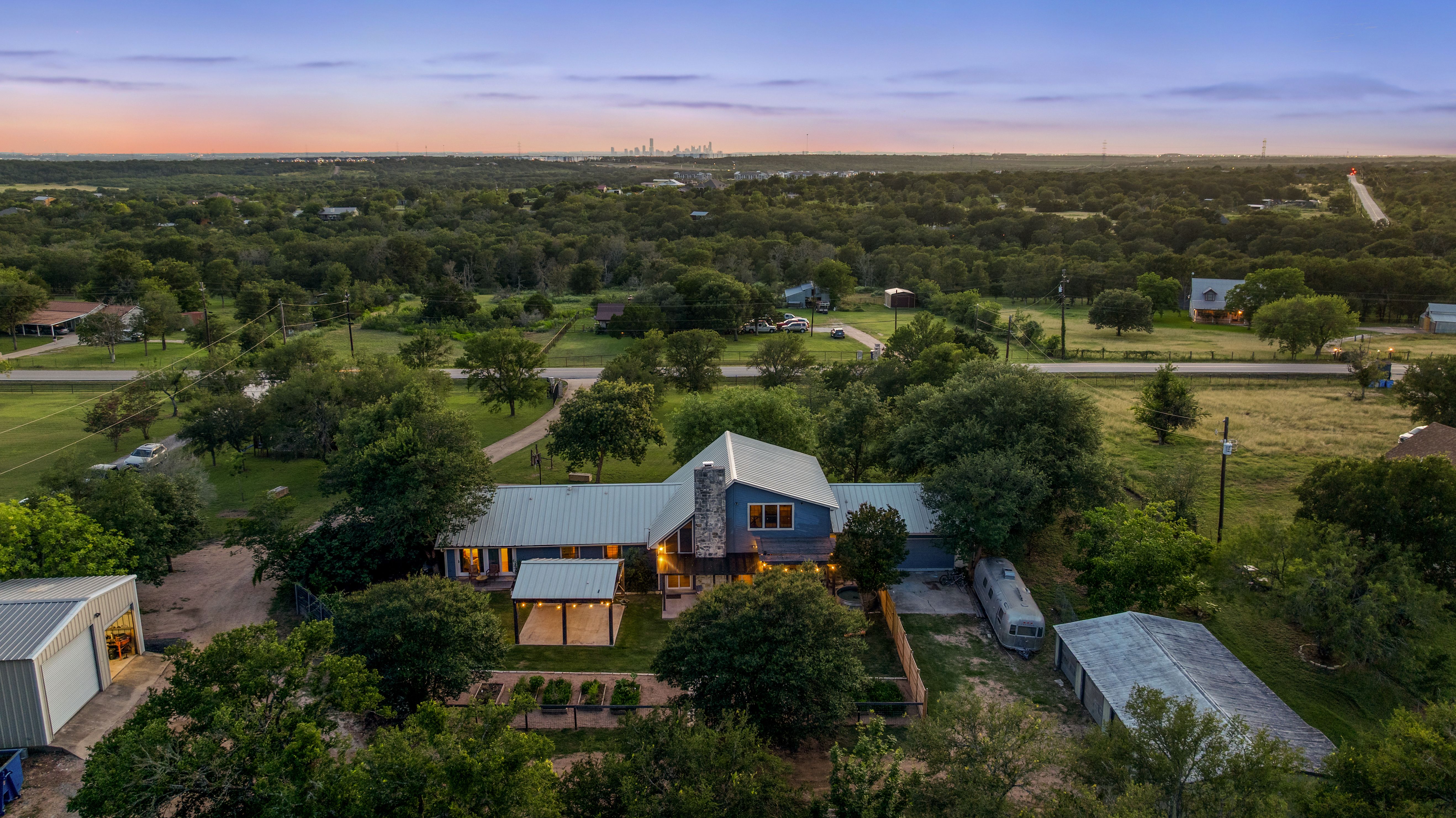  Manor Modern Ranch - 物件實景