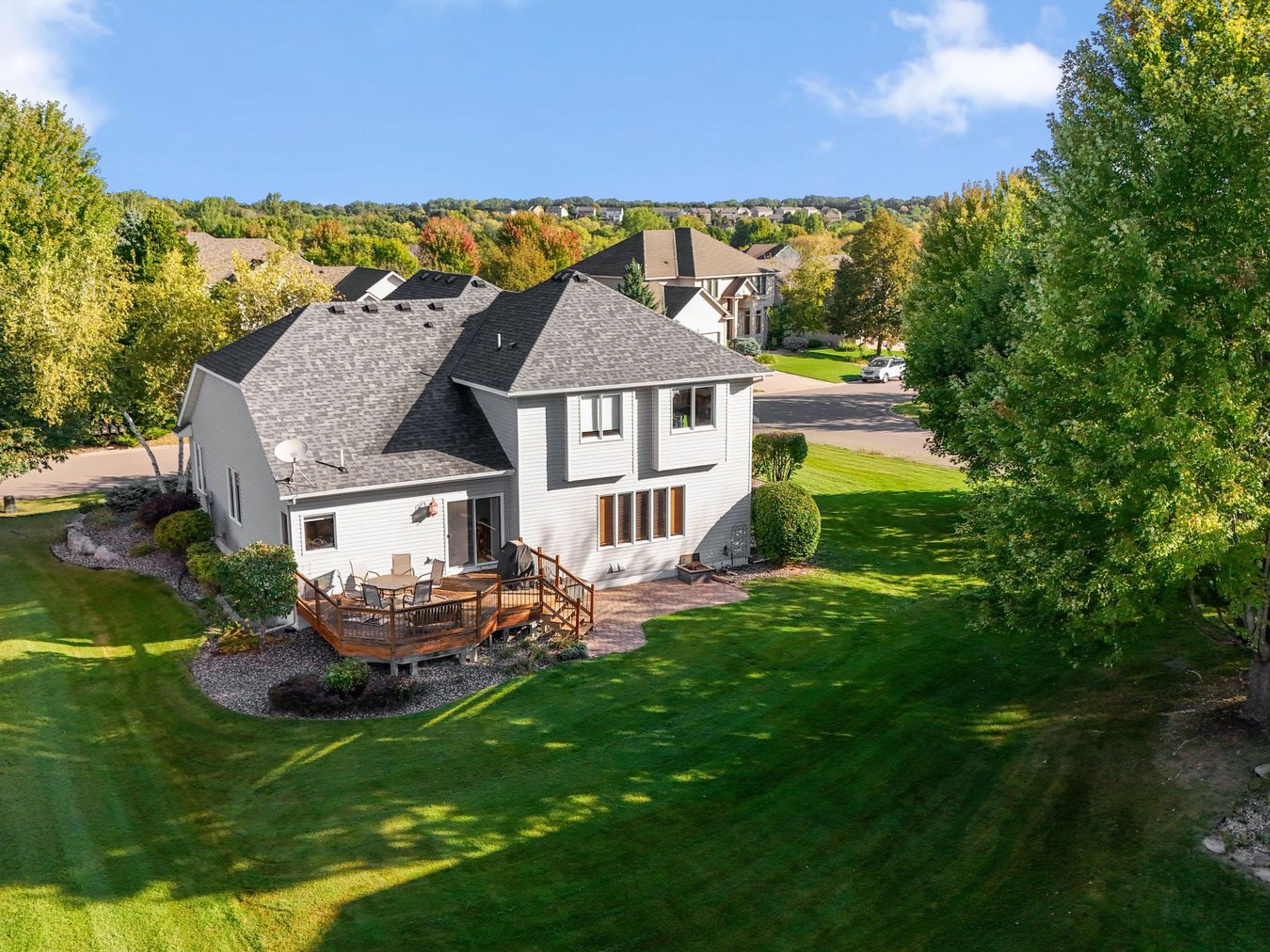  Updated Modified Two-Story on a Spacious Corner Lot - 物件實景