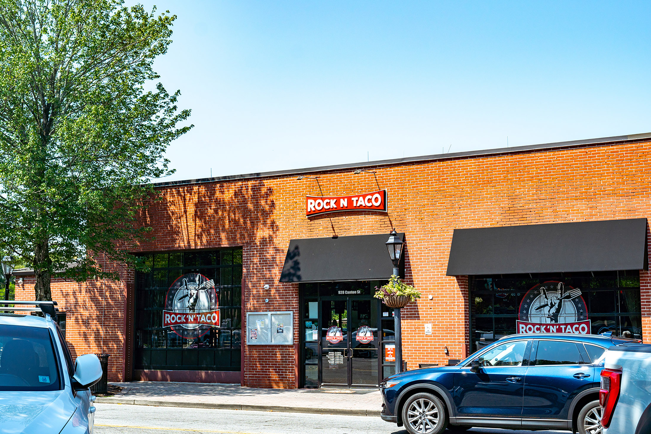  Introducing Another Sophisticated and Well-Crafted Home - 物件實景