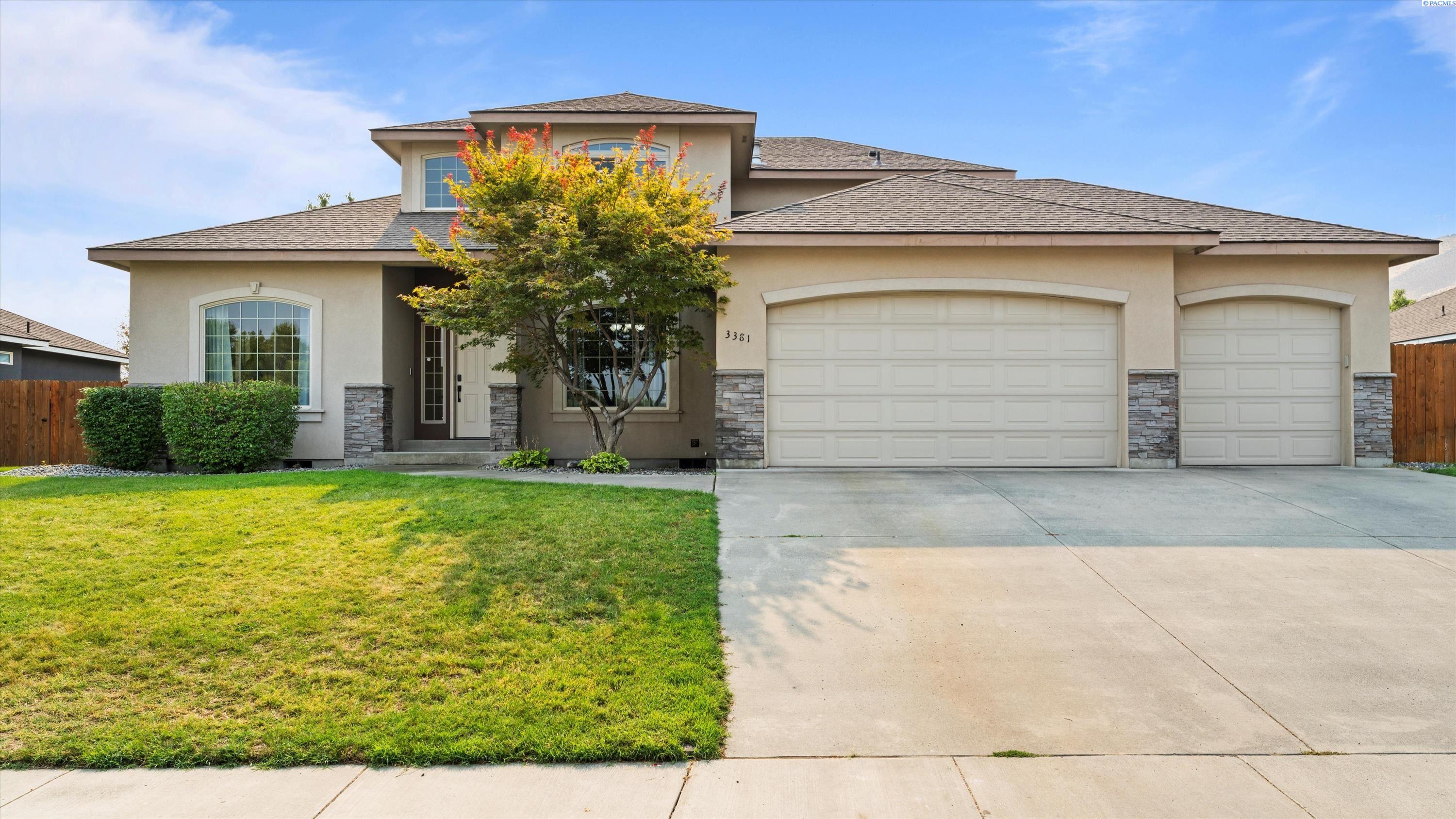 Richland, Washington, 99352, United States, 4 Bedrooms Bedrooms, ,3 BathroomsBathrooms,Residential,For Sale,1940830