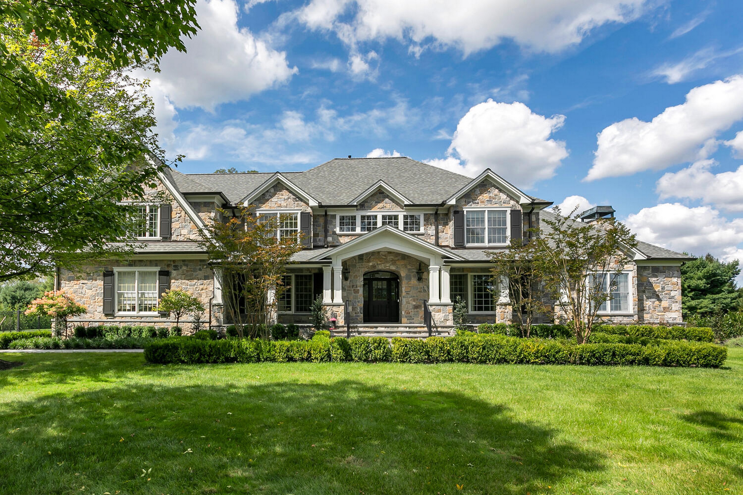  3 Bretwood Dr N - 物件實景