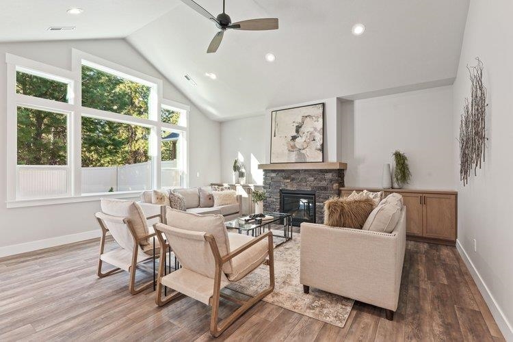 Colbert, Washington, 99005, United States, 4 Bedrooms Bedrooms, ,3 BathroomsBathrooms,Residential,For Sale,1890312