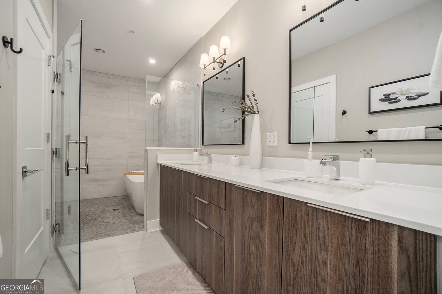 Atlanta, Georgia, 30307, United States, 4 Bedrooms Bedrooms, ,5 BathroomsBathrooms,Residential,For Sale,1927684
