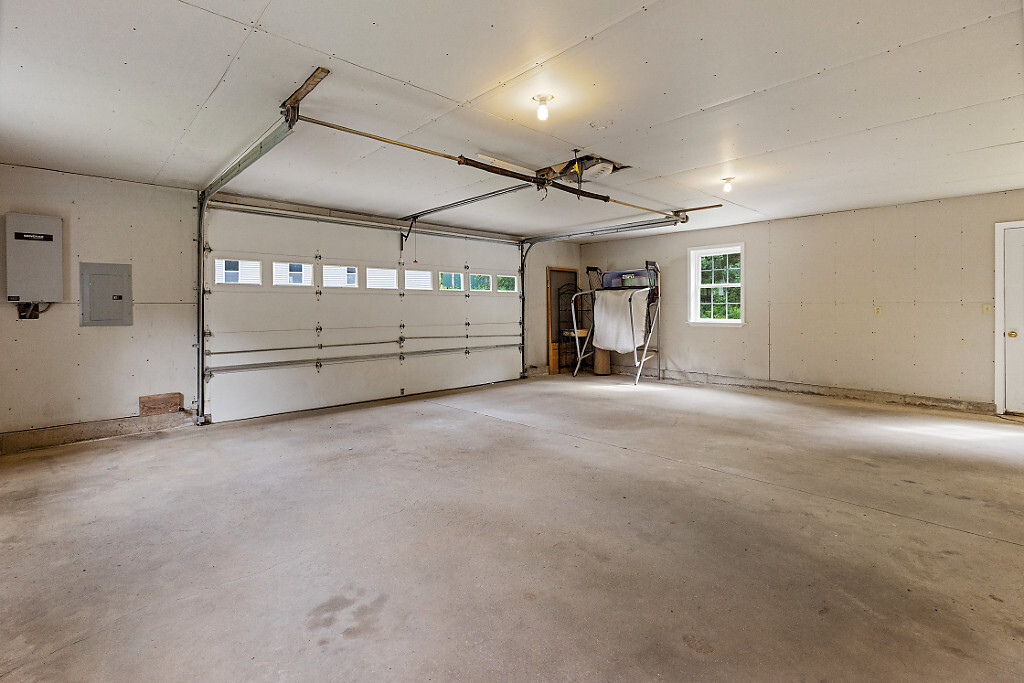 Palermo, Maine, 04354, United States, 3 Bedrooms Bedrooms, ,3 BathroomsBathrooms,Residential,For Sale,1885908