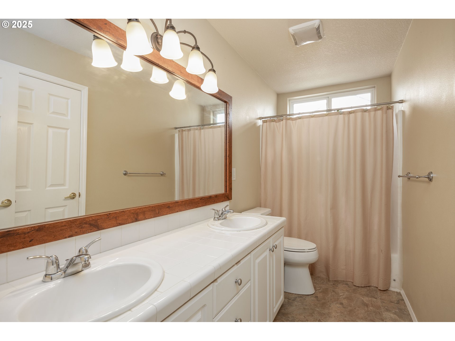 Portland, Oregon, 97229, United States, 4 Bedrooms Bedrooms, ,2 BathroomsBathrooms,Residential,For Sale,1877425