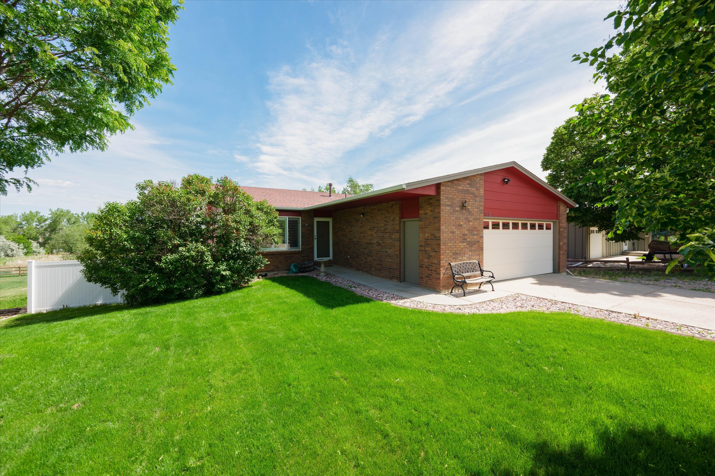  South Fort Collins Ranch Tucked Away on Beautiful Landscaped One-Third Acre Lot - 物件實景