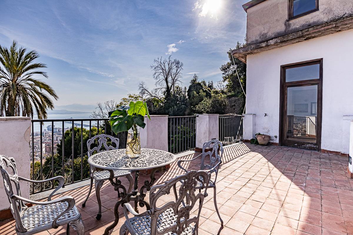 Napoli, Napoli, 80100, IT, 6 Bedrooms Bedrooms, ,6 BathroomsBathrooms,Residential,For Sale,1991925