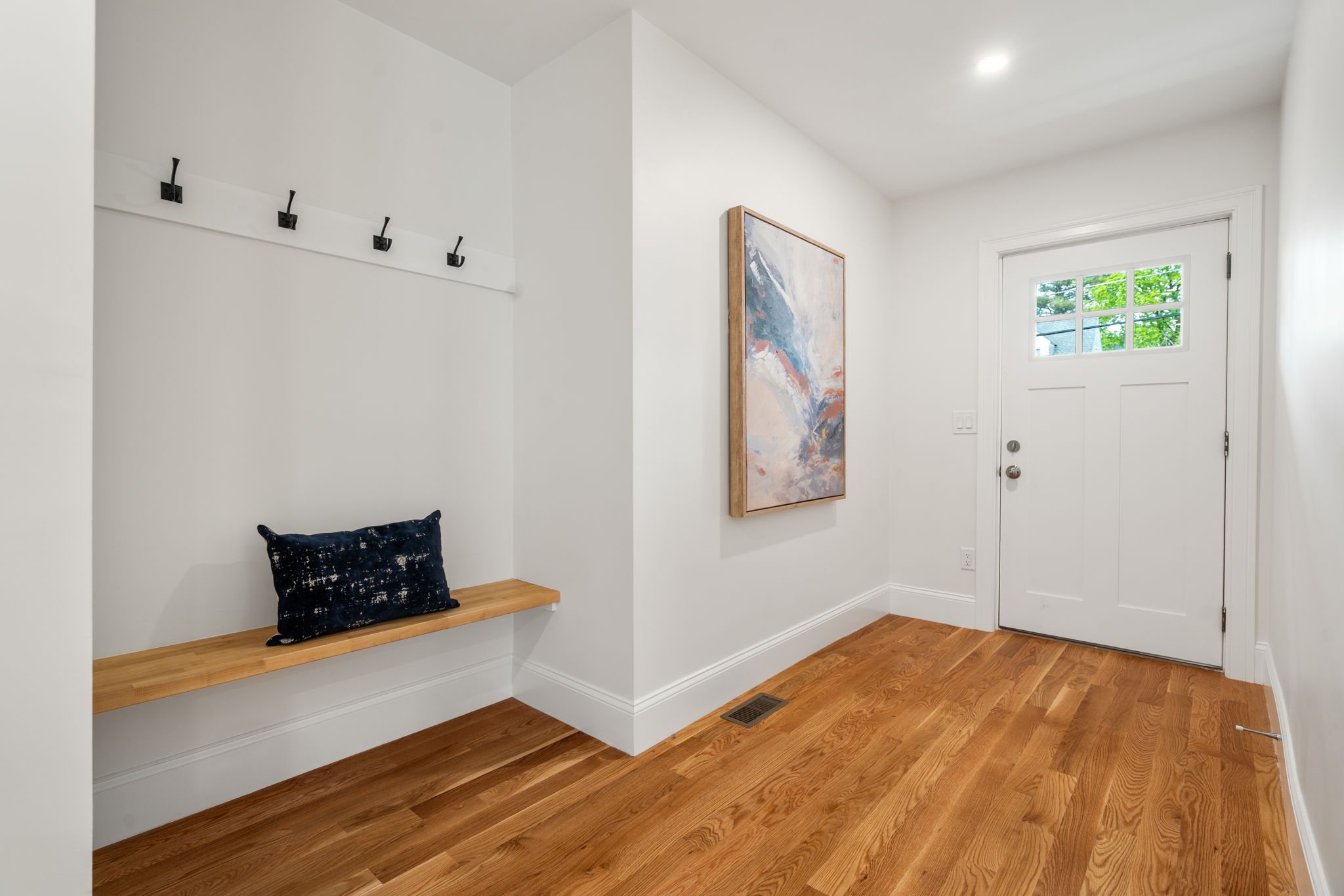  26-28 Pitcher Avenue, Medford, MA, 02155 - 物件實景