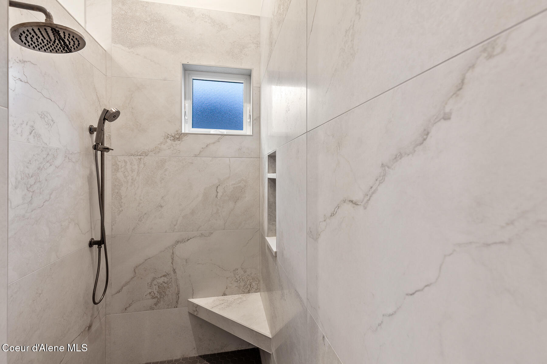 Coeur d'Alene, Idaho, 83814, United States, 3 Bedrooms Bedrooms, ,4 BathroomsBathrooms,Residential,For Sale,2002560