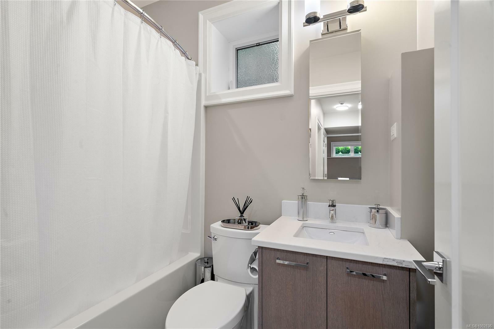 OAK BAY, British Columbia, V8R 3L8, CA, 6 Bedrooms Bedrooms, ,Residential,For Sale,1875057