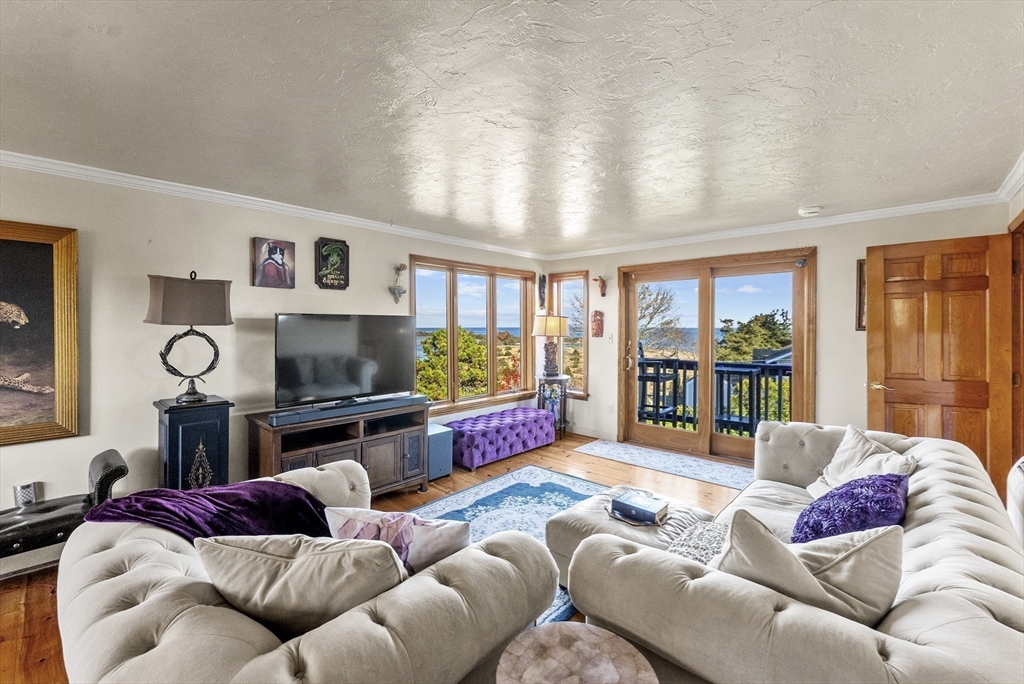 Plymouth, Massachusetts, 02360, United States, 3 Bedrooms Bedrooms, ,4 BathroomsBathrooms,Residential,For Sale,1994439