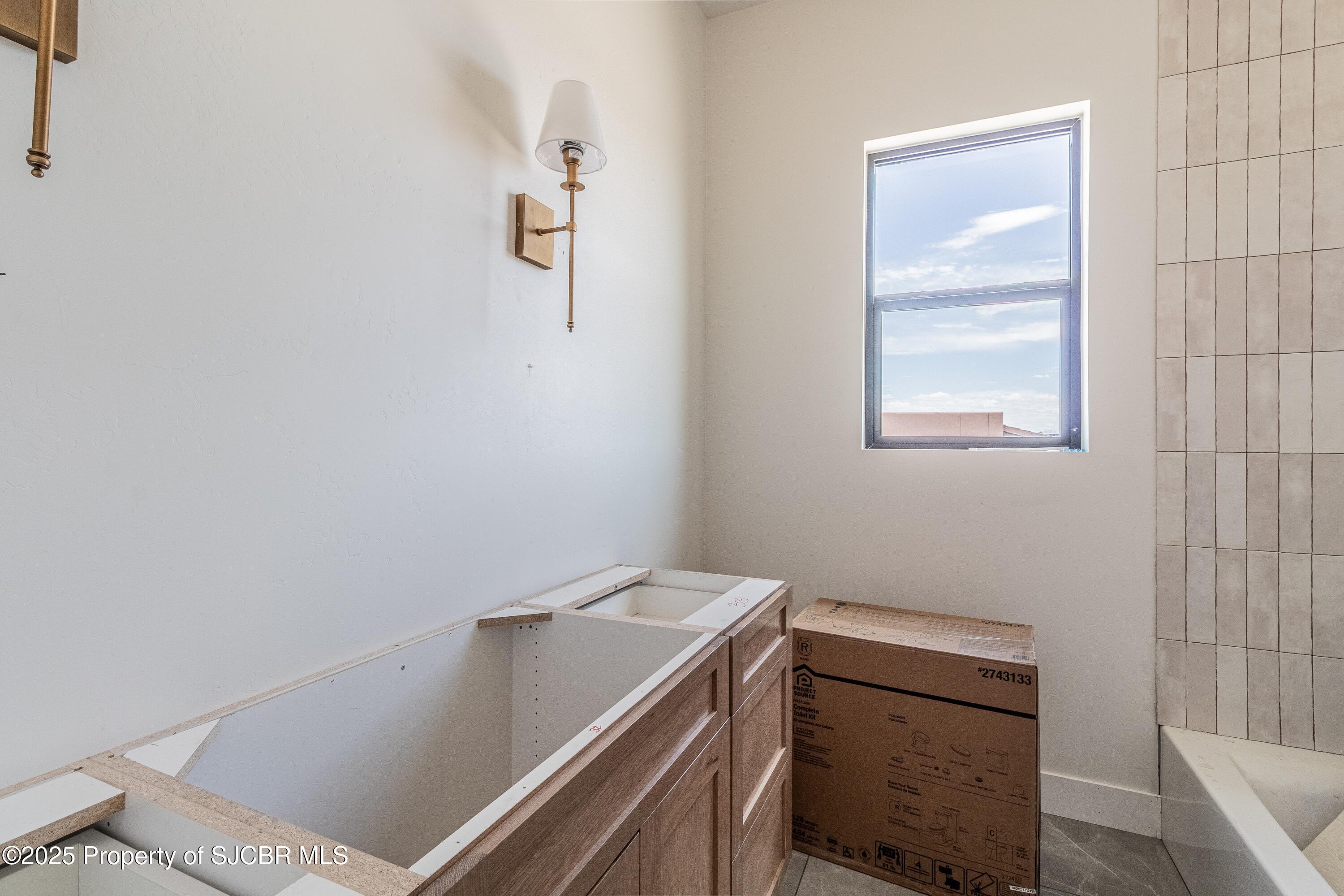 Farmington, New Mexico, 87402, United States, 4 Bedrooms Bedrooms, ,3 BathroomsBathrooms,Residential,For Sale,1902752