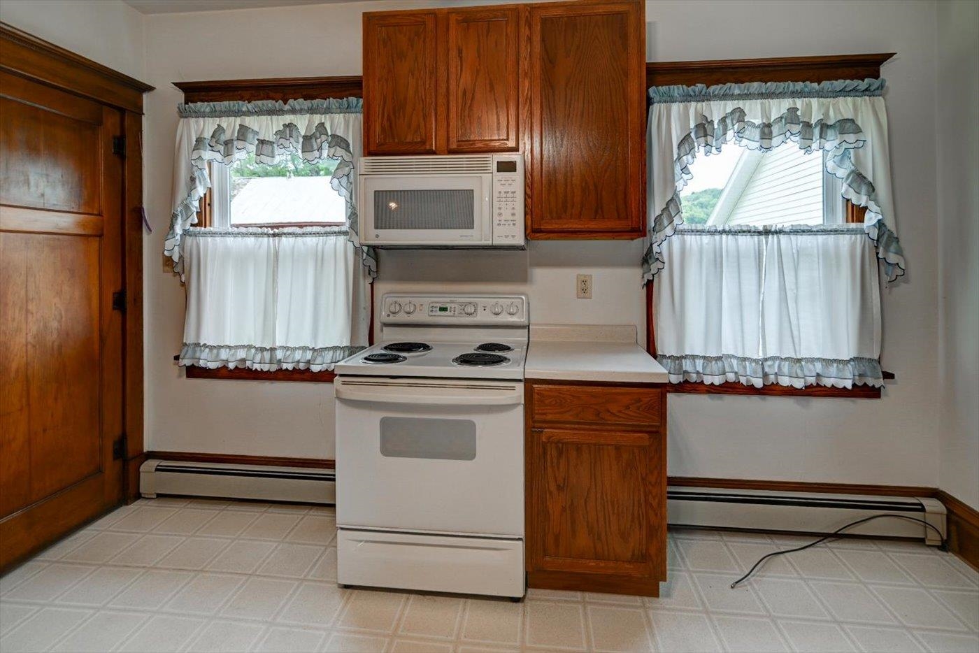 Mazomanie, Wisconsin, 53560, United States, 4 Bedrooms Bedrooms, ,2 BathroomsBathrooms,Residential,For Sale,1902968