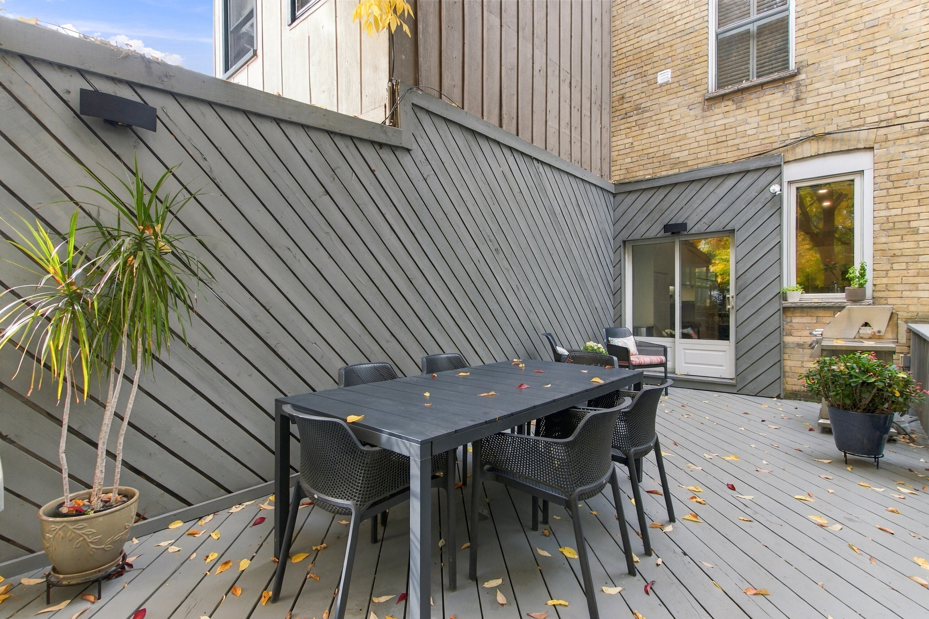  411 Wellesley Street E - 物件實景