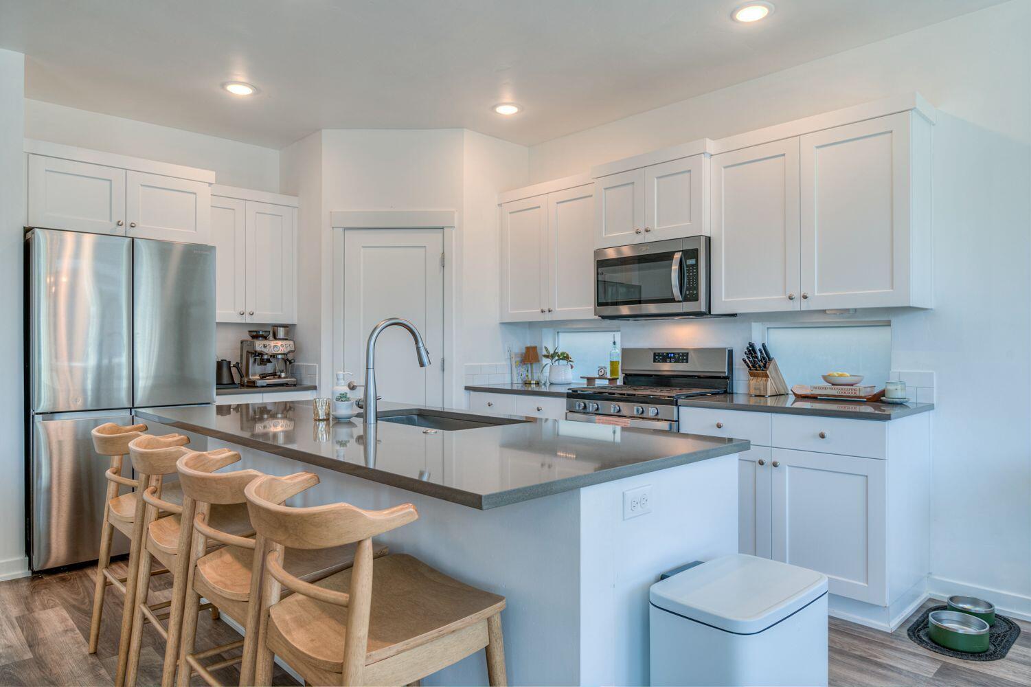 Bend, Oregon, 97702, United States, 3 Bedrooms Bedrooms, ,3 BathroomsBathrooms,Residential,For Sale,1977775