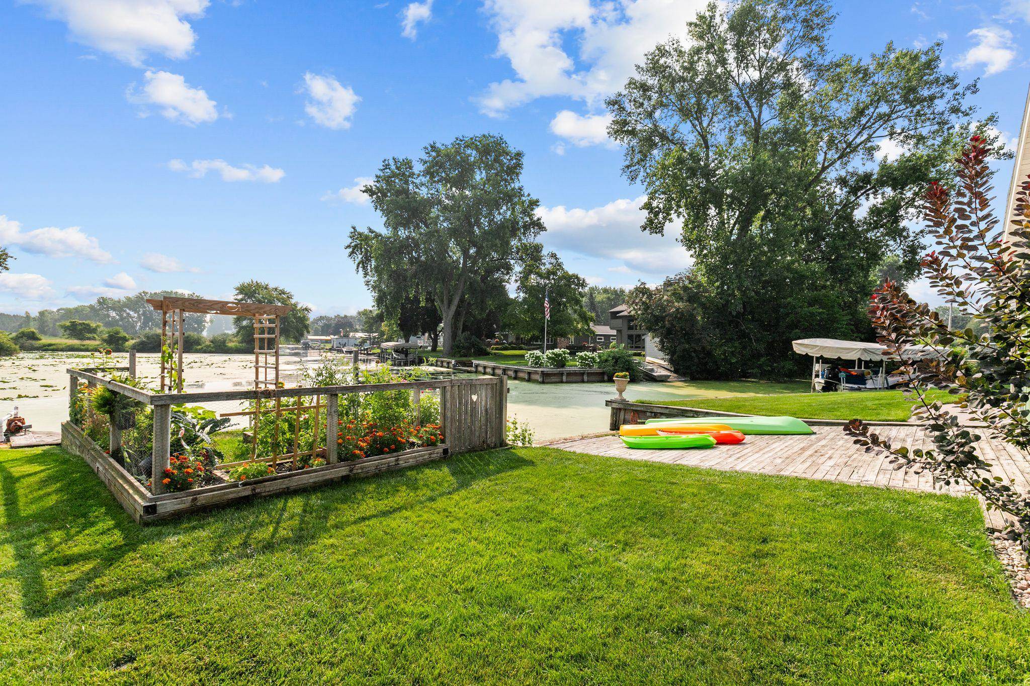 Winneconne, Wisconsin, 54986, United States, 3 Bedrooms Bedrooms, ,4 BathroomsBathrooms,Residential,For Sale,1944874
