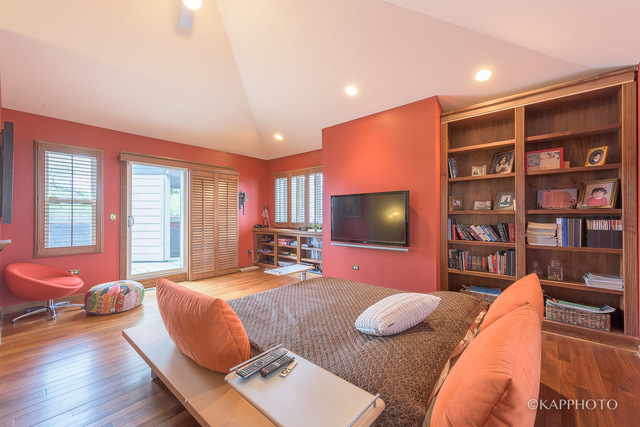 310 E 18th St, Chicago, Illinois, 60616, United States, 3 Bedrooms Bedrooms, ,4 BathroomsBathrooms,Residential,For Sale,310 E 18th St,1010356