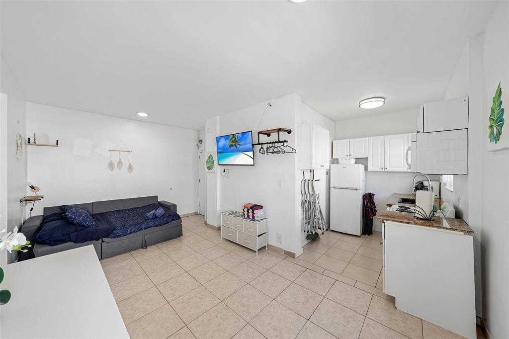 Miami Beach, Florida, 33139, United States, 2 Bedrooms Bedrooms, ,2 BathroomsBathrooms,Residential,For Sale,1923185