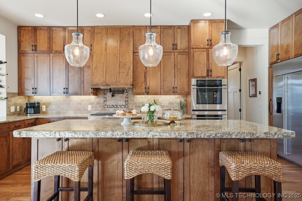 Jenks, Oklahoma, 74037, United States, 5 Bedrooms Bedrooms, ,6 BathroomsBathrooms,Residential,For Sale,1989076