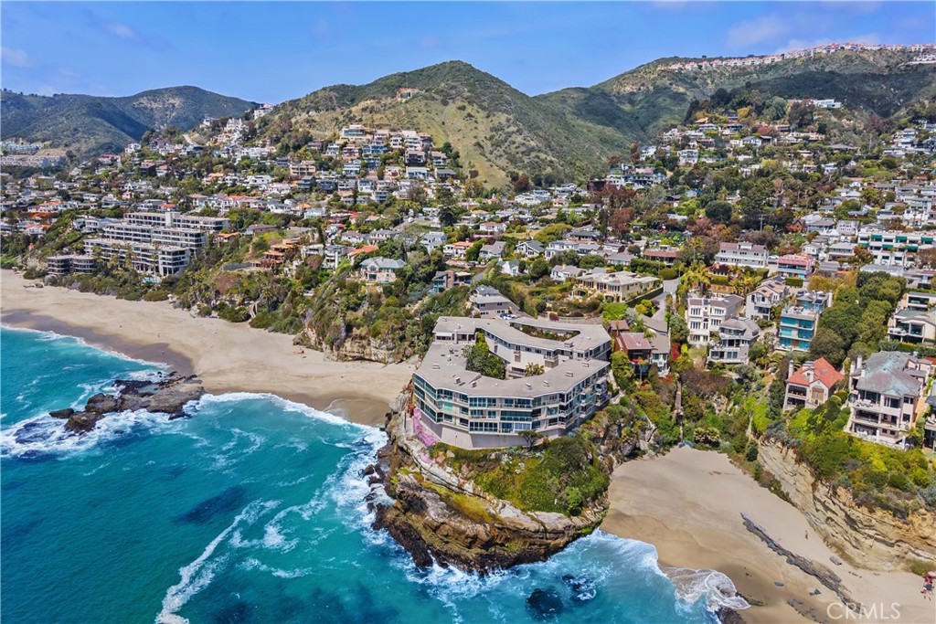 Laguna Beach, California, 92651, United States, 4 Bedrooms Bedrooms, ,4 BathroomsBathrooms,Residential,For Sale,1787523