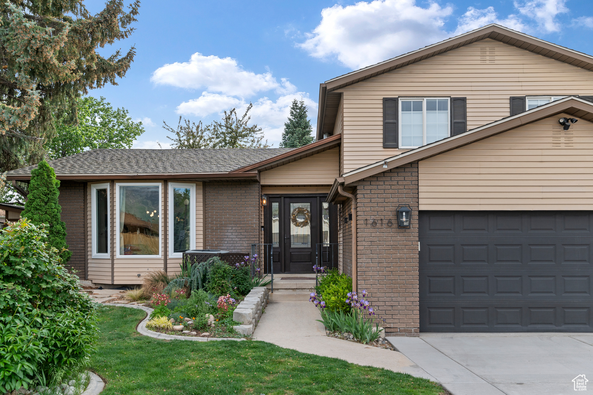 Sandy, Utah, 84093, United States, 6 Bedrooms Bedrooms, ,2 BathroomsBathrooms,Residential,For Sale,1882601