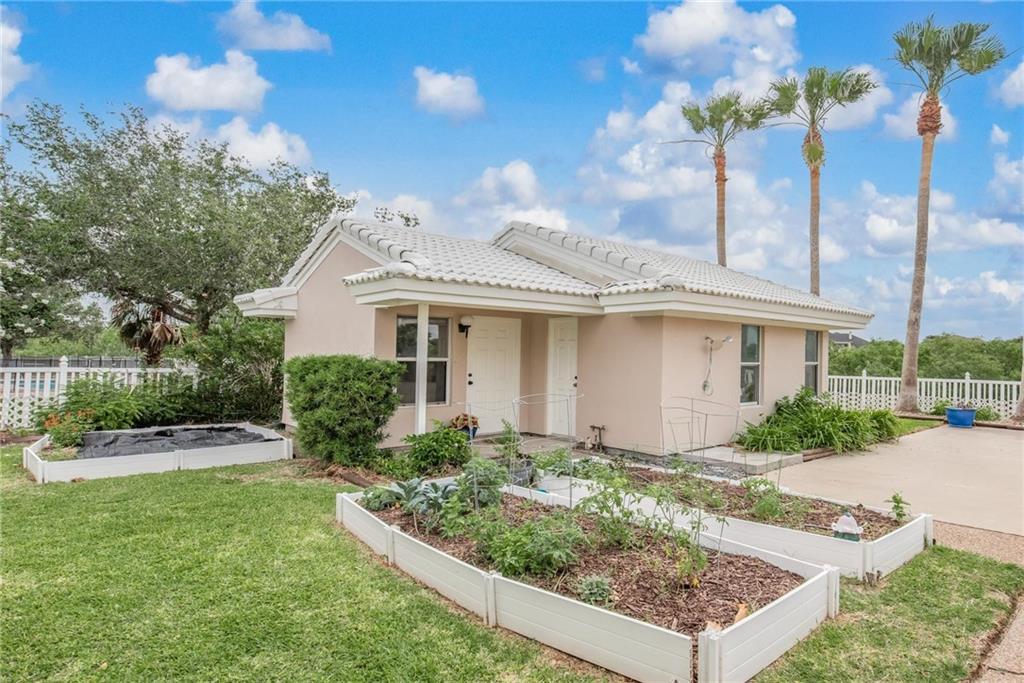 Corpus Christi, Texas, 78414, United States, 4 Bedrooms Bedrooms, ,5 BathroomsBathrooms,Residential,For Sale,1848351